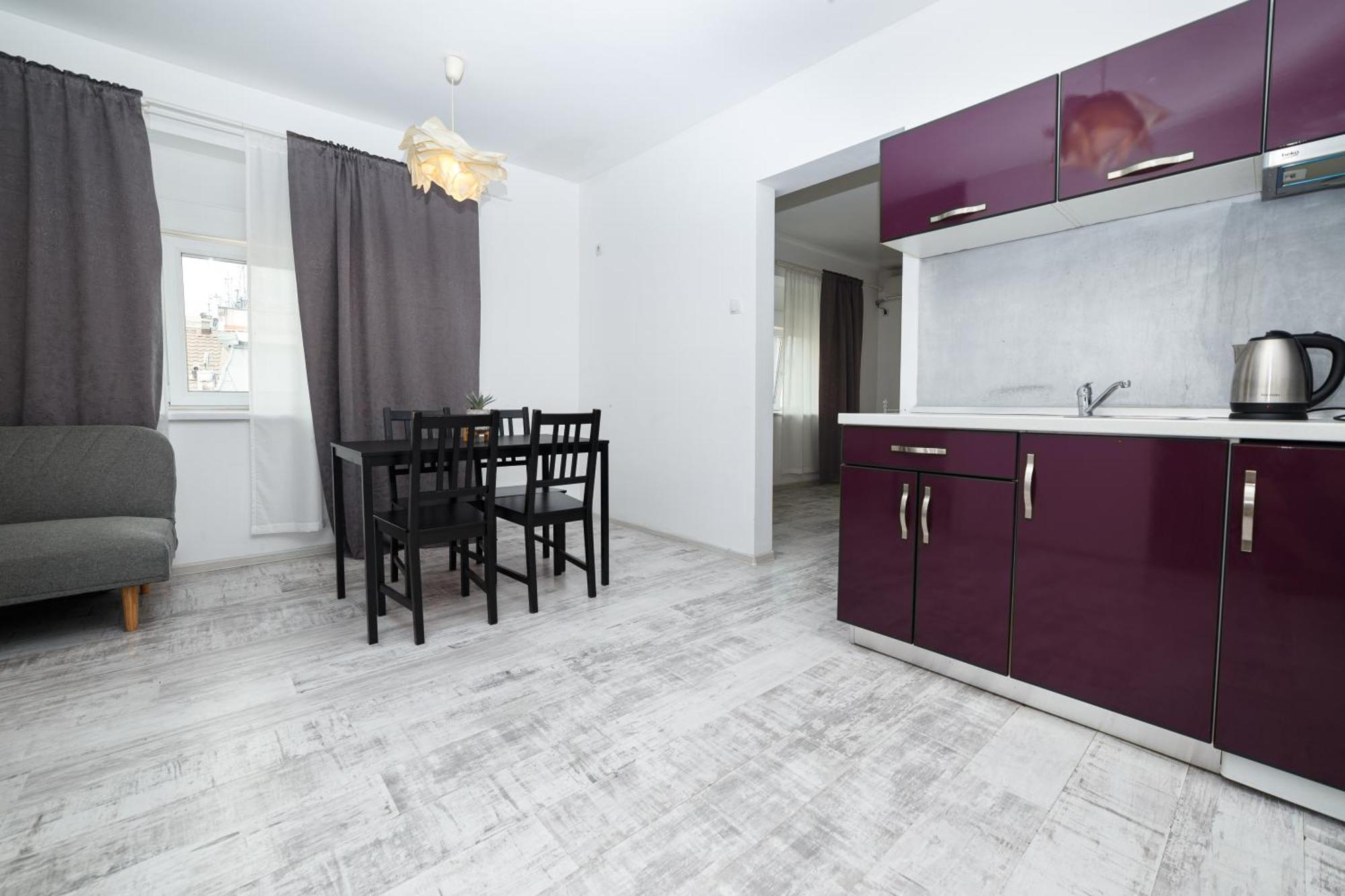Color Apartments Old Town Center Bukares Bagian luar foto