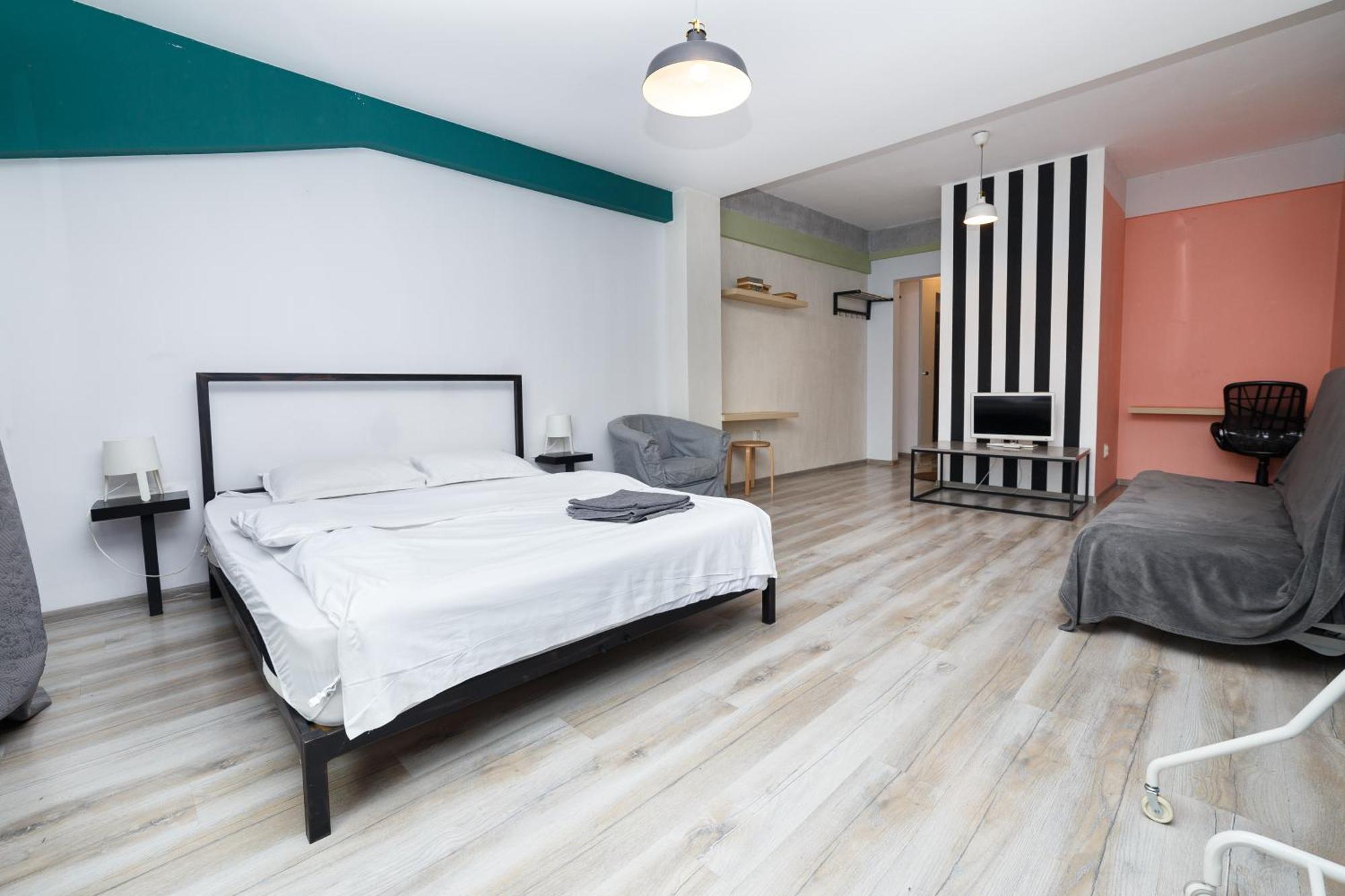 Color Apartments Old Town Center Bukares Bagian luar foto