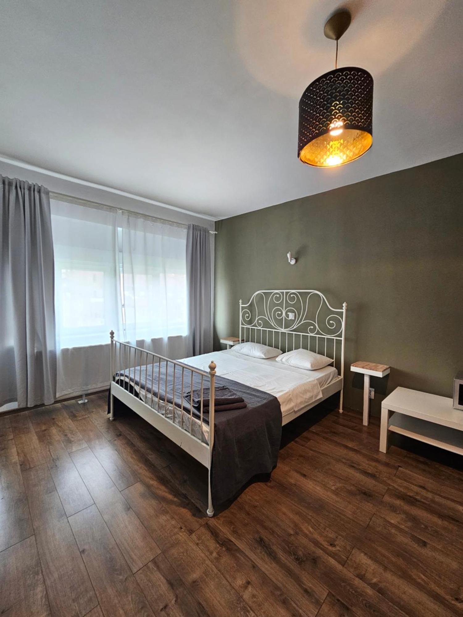 Color Apartments Old Town Center Bukares Bagian luar foto