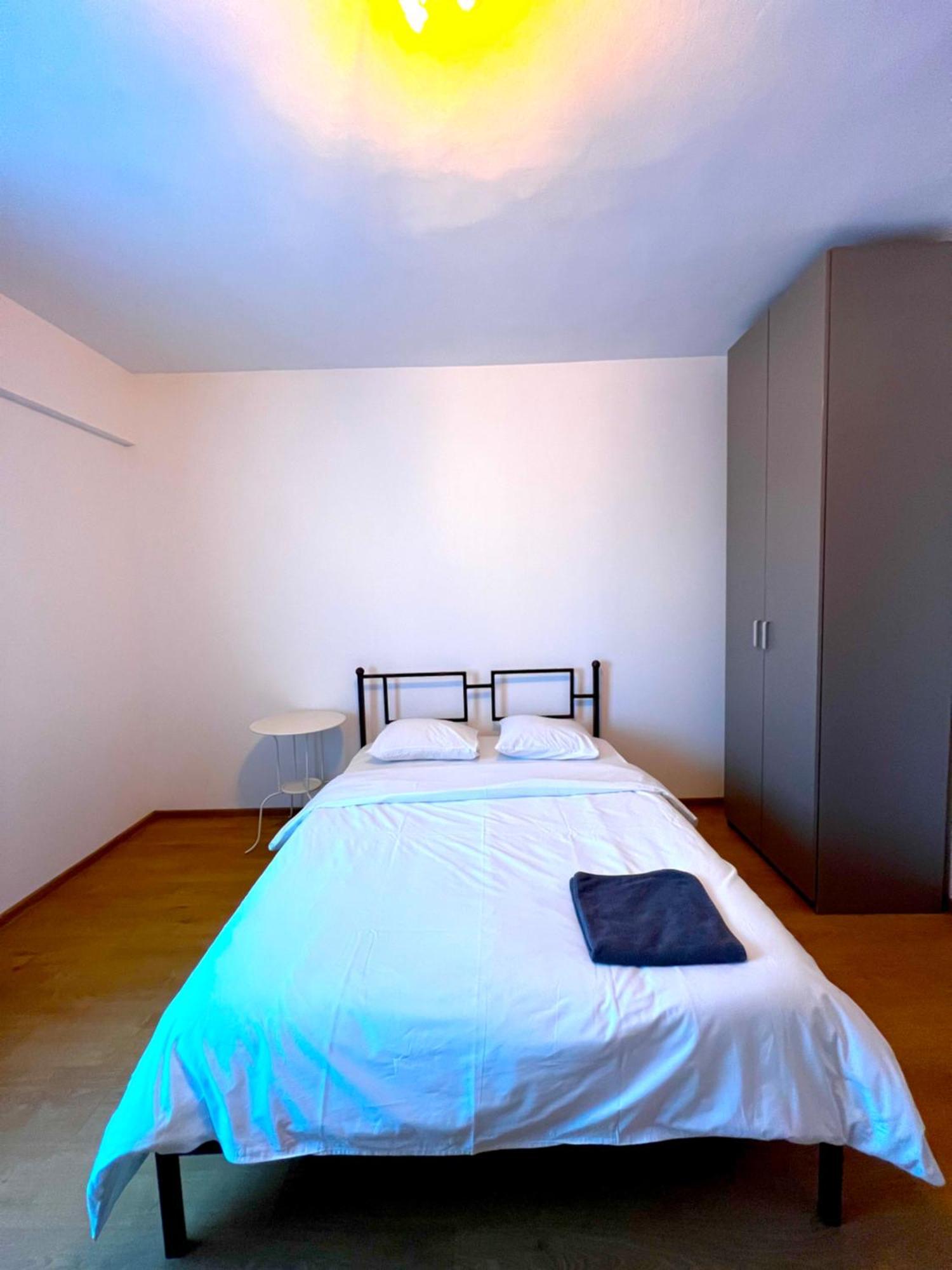 Color Apartments Old Town Center Bukares Bagian luar foto