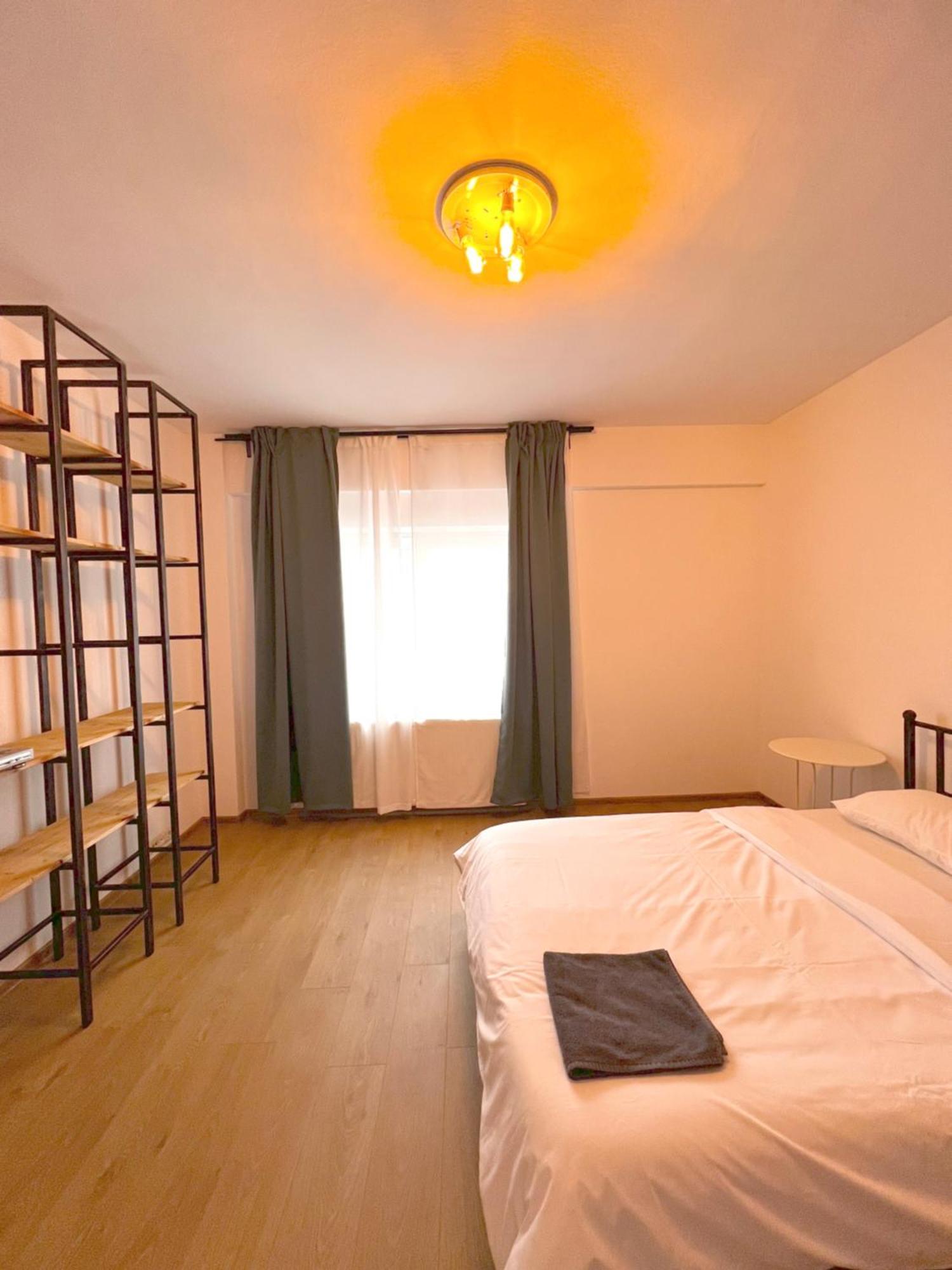 Color Apartments Old Town Center Bukares Bagian luar foto